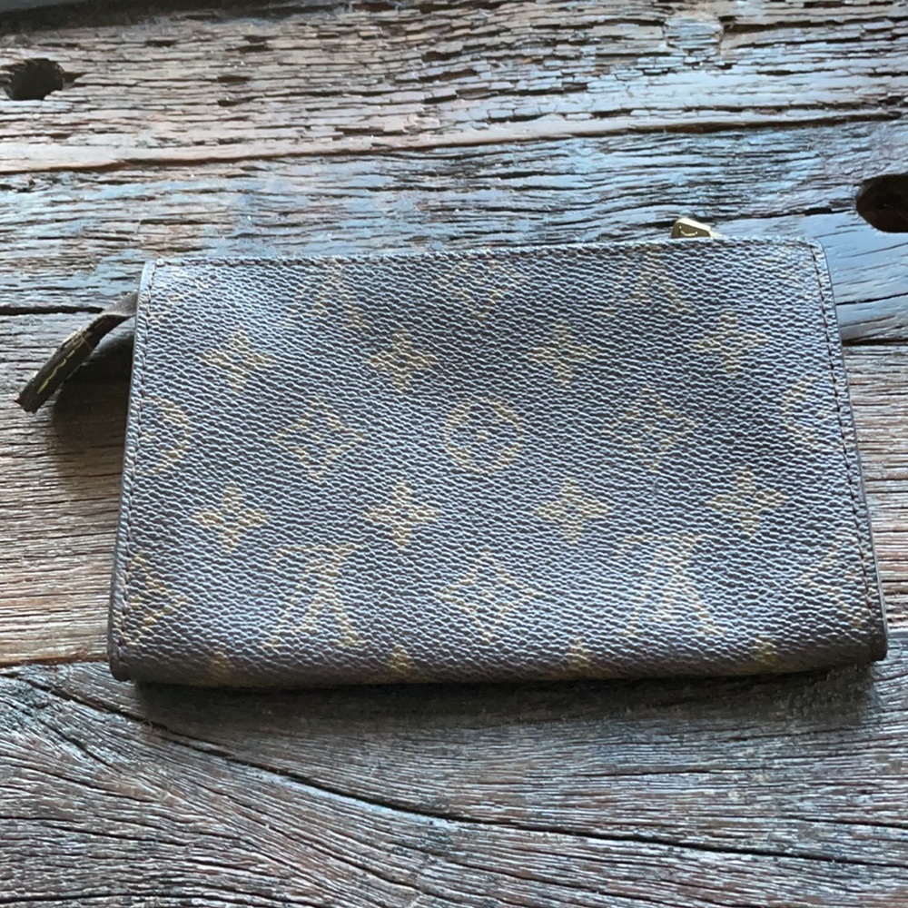 Authentic  Vintage Louis Vuitton Monogram pochette